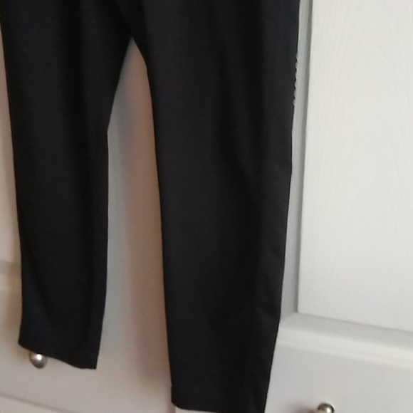 Nike  Dri Fit capris work out leggings size small - Picture 4 of 10